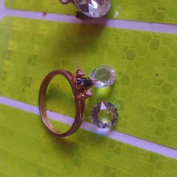 Ring/Lab Diamonds/Pin - Picture 4 of 5